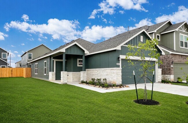 Building Photo - 8018 Fijian Cypress Dr