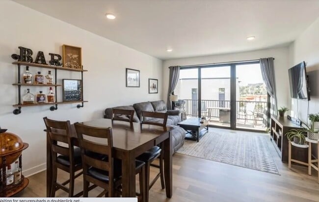 Photo - 1393 Keosauqua Way