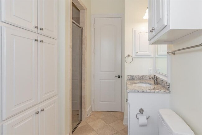 Photo - 1004 Drake Dr