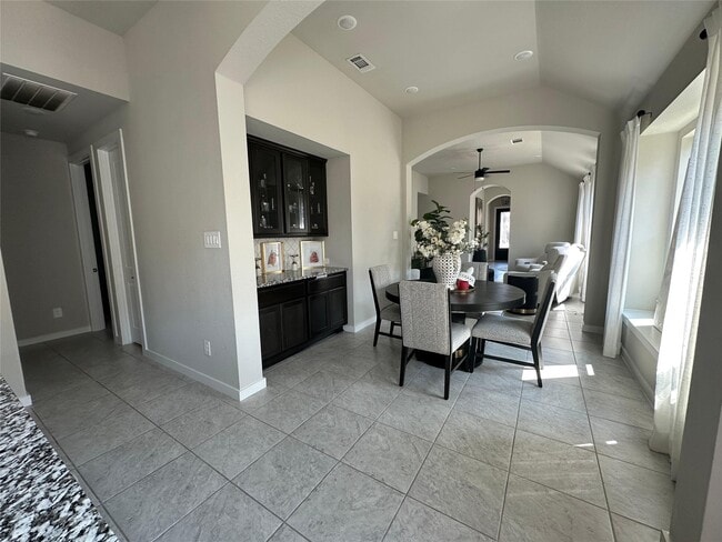 Photo - 122 Nightshade St