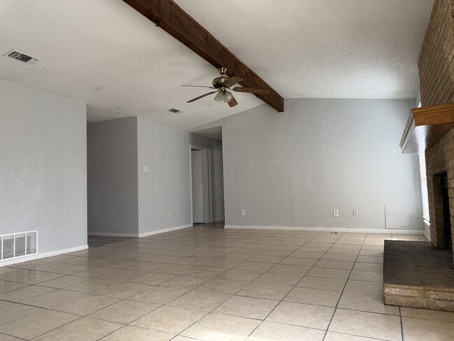 Photo - 2102 Spicewood Dr