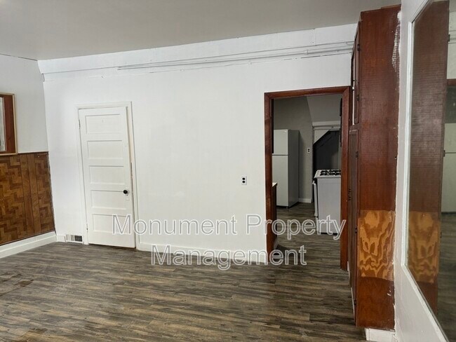 Photo - 6 E Church St