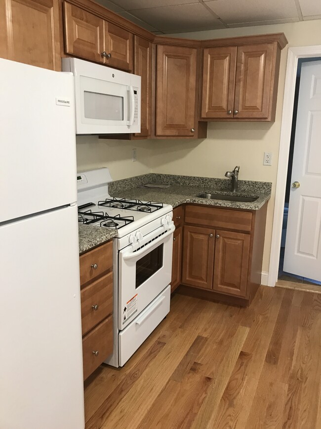 Building Photo - 805-807 Merrimack Street Unit 805-3