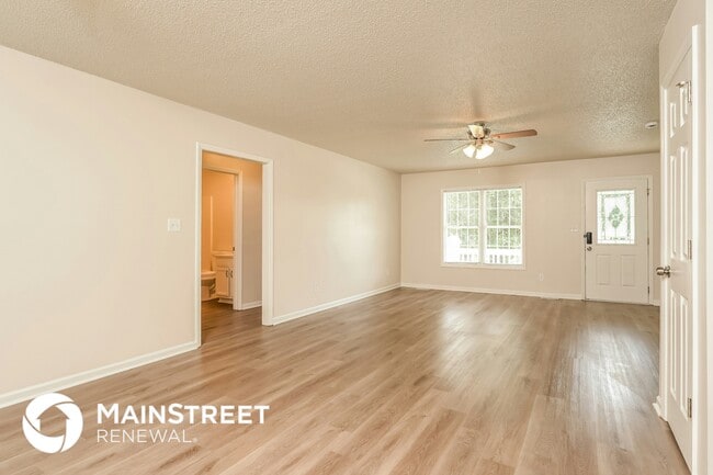 Photo - 107 Layton Way