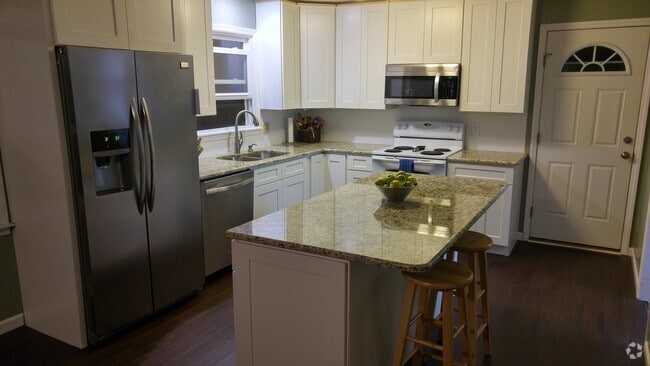 Building Photo - 501 Cranwell Cir Rental