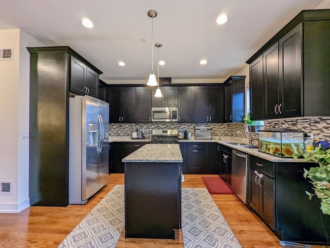 Photo - 2603 Chelsey St