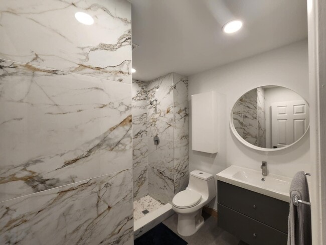 Building Photo - 21506 Juego Cir Unit 28h