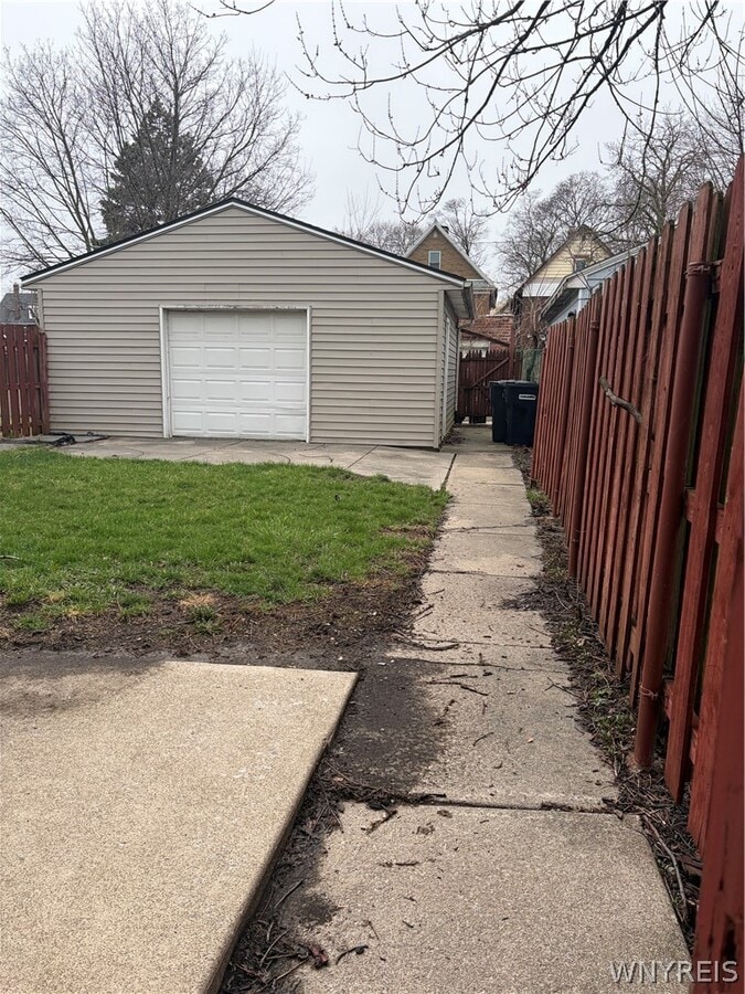 Photo - 420 18th St