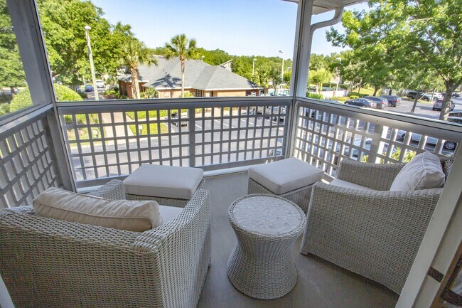 Lake Crossing Apartments