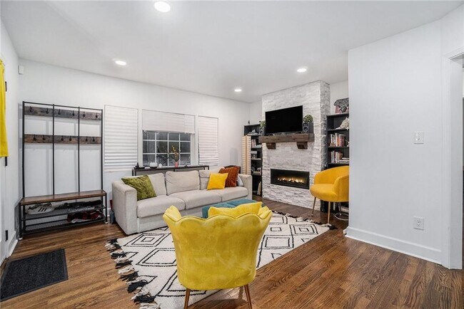 Photo - 2708 Oldknow Dr NW