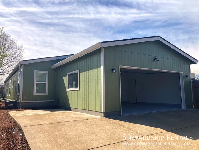 Photo - 1313 Bramblewood Ln