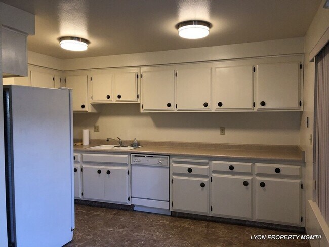 Photo - 136 Touchstone Pl