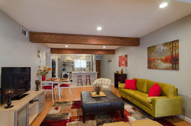 2208 Enfield Rd Unit 204 Condo For Rent In Austin Tx Forrent Com