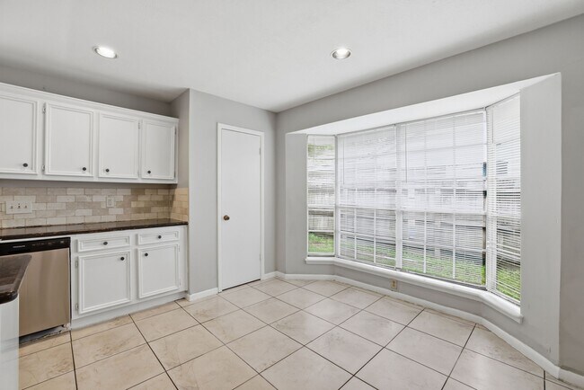 Photo - 5111 Crystal Bay Dr