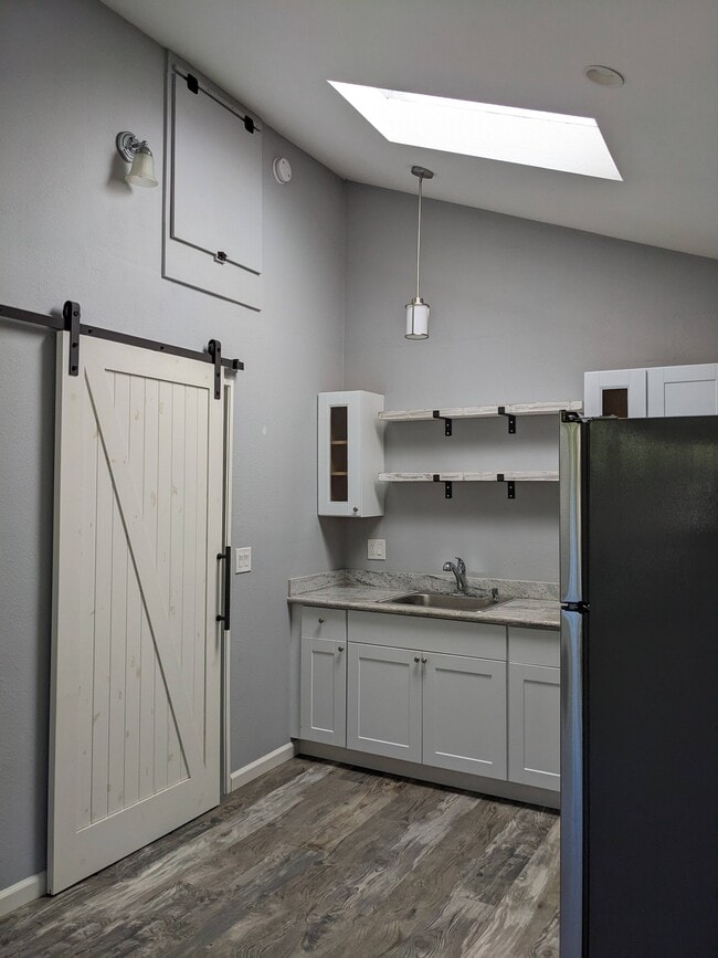 Photo - 22265 Pearce St