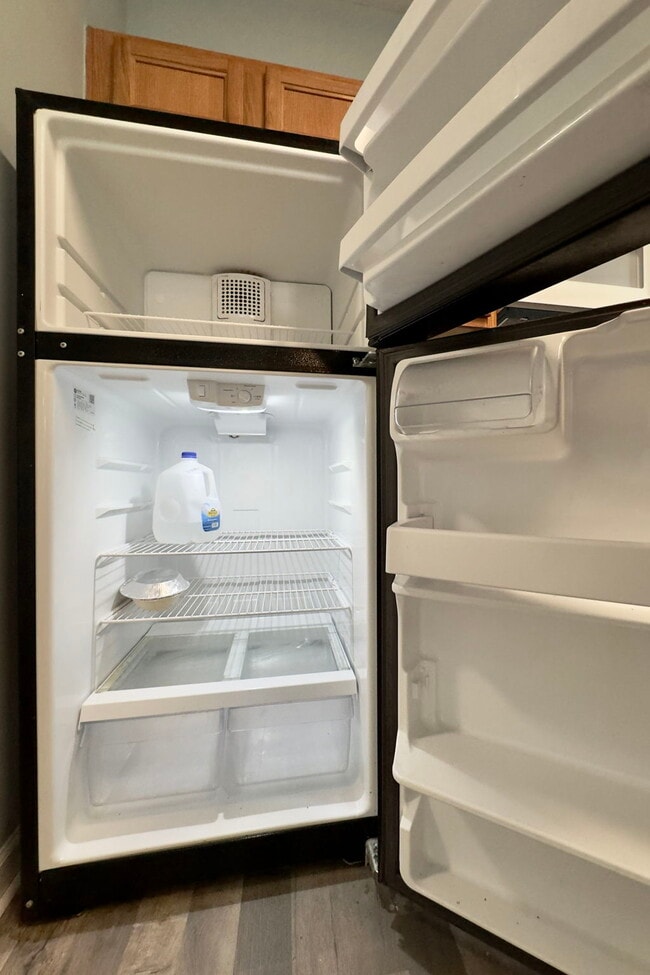 Photo - 7679 Creekside Ln