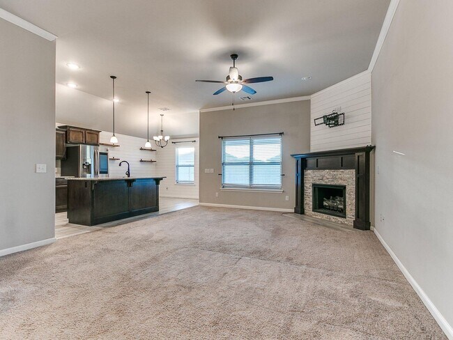 Photo - 3bed/2bath Home Available in the Heart of ...