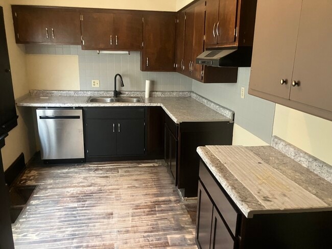 Photo - 1303 N Hawley Rd