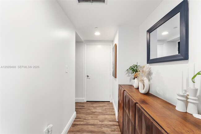 Photo - 55 SE 6th St Unidad 3303