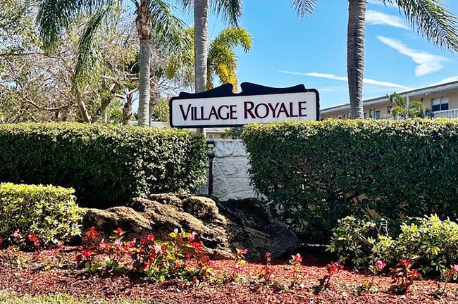 Building Photo - 2182 NE 1st Way Unit 105