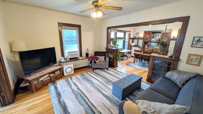 Photo - **2 Bedroom Apartment in Prospect park - Available September 1st!** Unidad 3