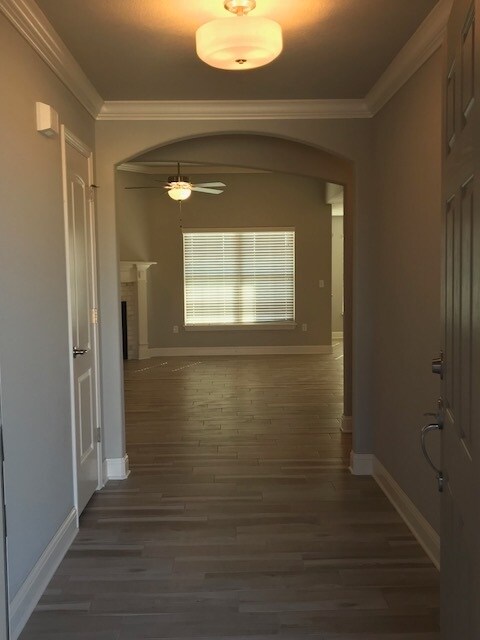 Photo - 2211 Hunter Dr