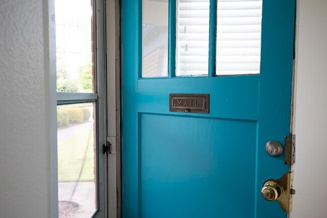 Photo - 2005 NE Prescott St