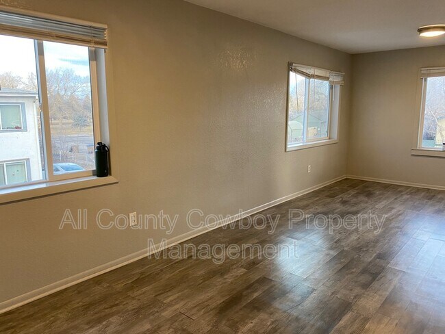 Photo - 862 N 5th St Unit Apt 1