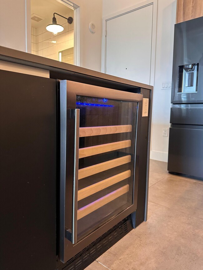 Photo - 448 NE 35th St Unit A7