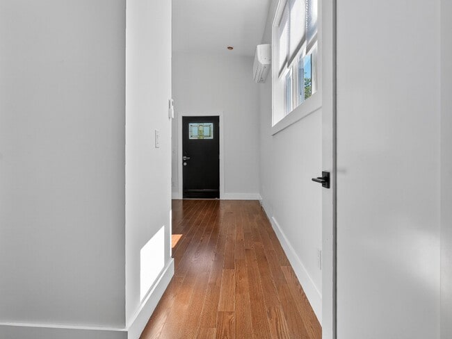 Photo - 402 Crown St Unit 402-2
