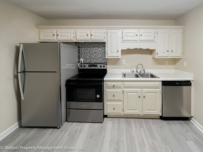 Photo - 1632 Hamlet Dr