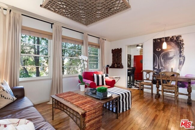 251 3rd Ave