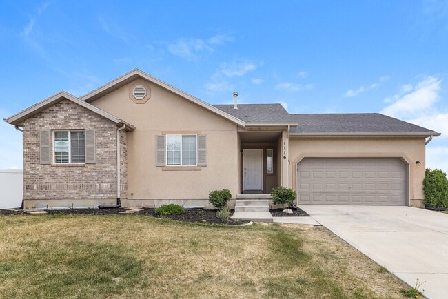 Building Photo - 1116 Mustang Ln