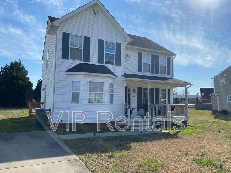 Photo - 1127 Wilderness Dr House