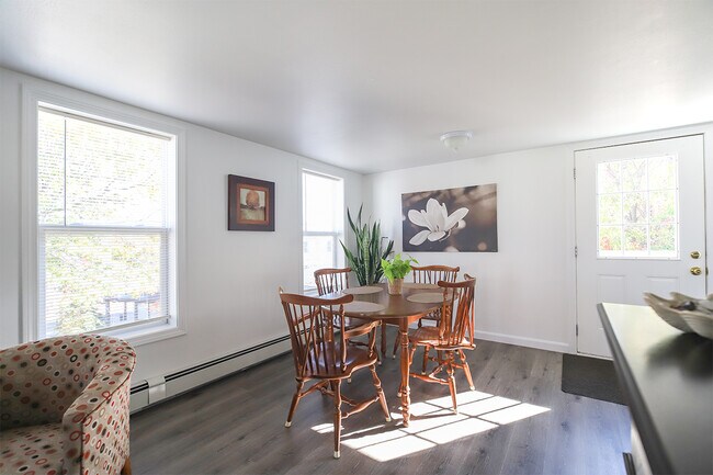 7 Hill St Unit 201