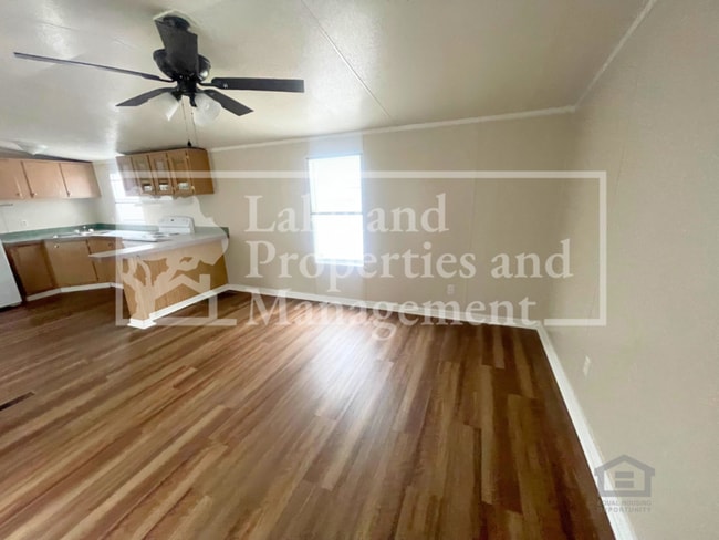 Photo - 340 S Hankin Rd
