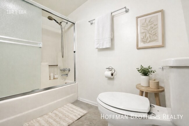 Photo - 1255 Midvale Ave Unidad 204