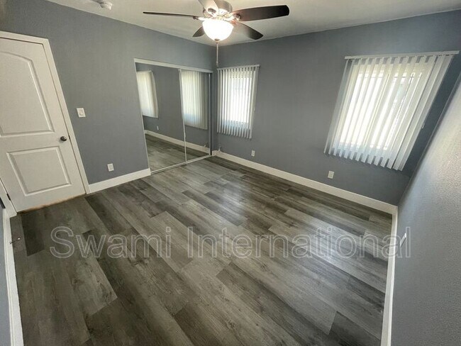 1031 W 102nd St Unit 1