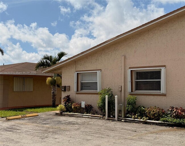 Photo - 5304 NW 22nd St Apartamento Unidad 5304