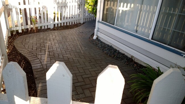 Photo - 119 Commodore Dr