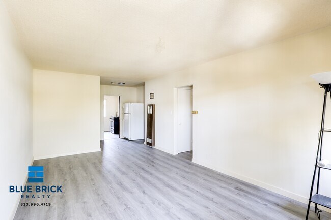 Photo - 1055 N El Centro Ave Unit 8