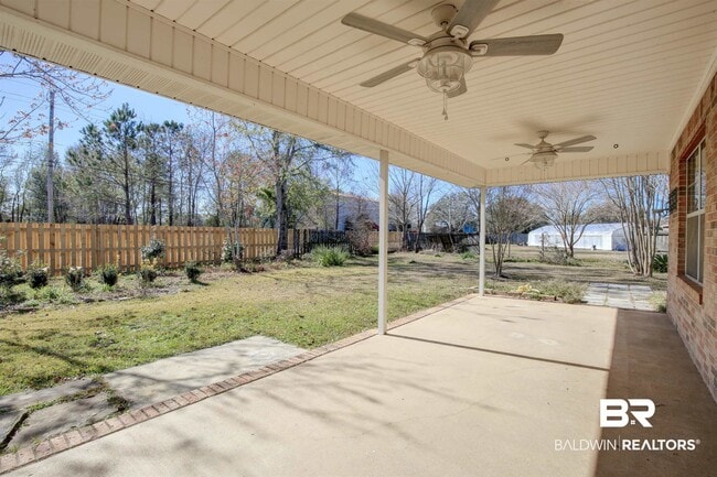 Photo - 200 Hawthorne Cir