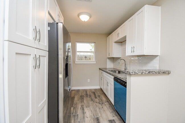 Photo - 6522 De Priest St Unidad B