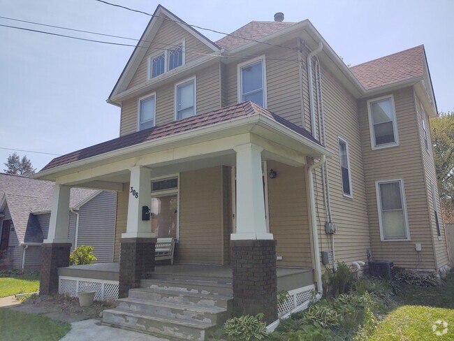 Building Photo - 308 S Lincoln Ave Unit 1/2 upper Rental