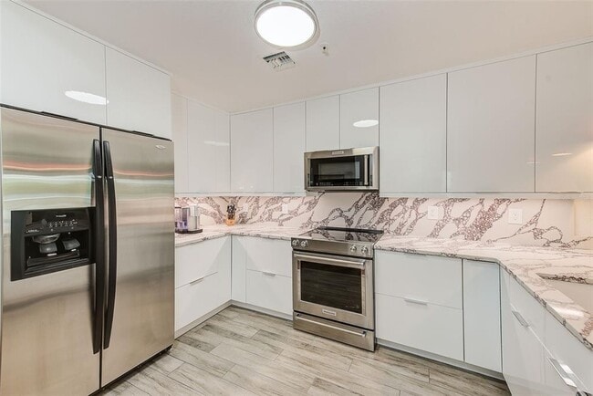 Photo - 217 18th Ave