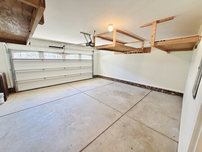 Photo - 312 Ashmore Ln