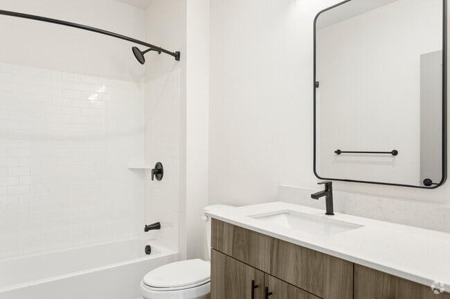 2BR, 2BA - 1,208SF - Second Bathroom