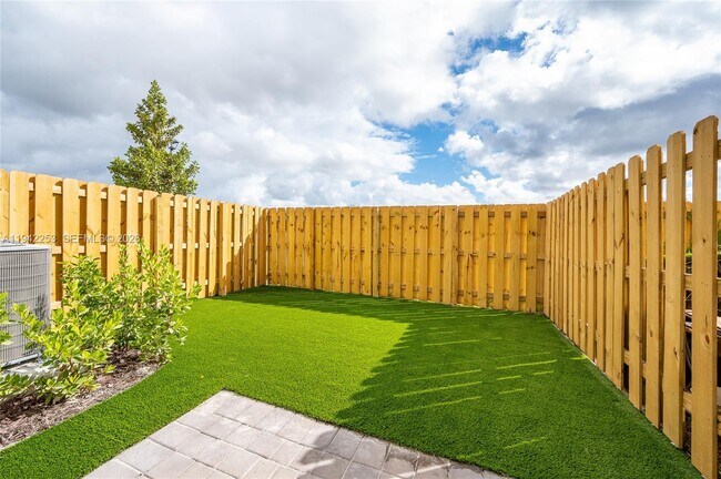 Photo - 2747 SE 26th Rd