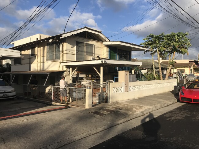 Building Photo - 1733 Hoe St Unit A