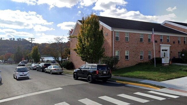 Photo - 101 W 2nd St